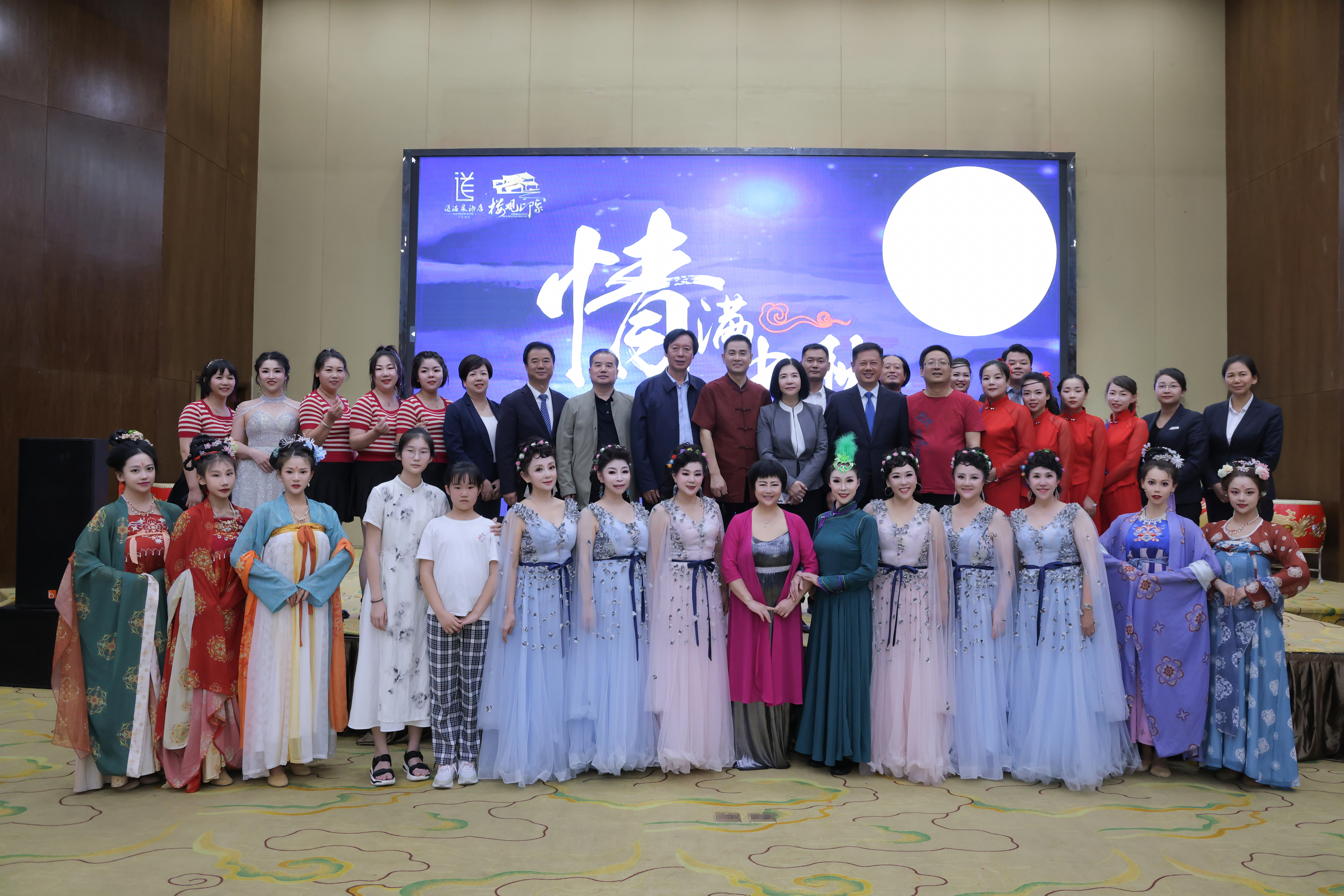 BOLO7896.jpg BOLO7896.jpg